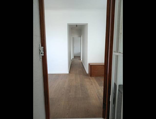 2 BEDROOM PROPERTY TO RENT IN VREDEHOEK